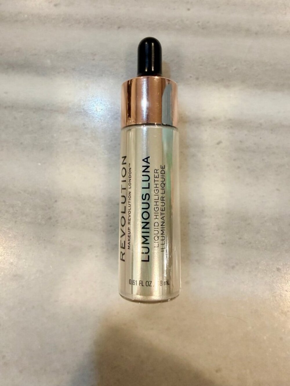 Revolution Luminous Luna Liquid Highlighter Size: 0.61 fl oz / 18 ml Condition: